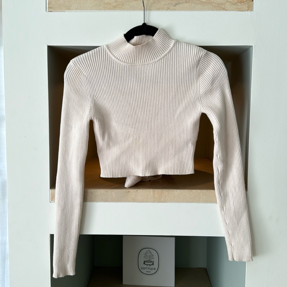 Ribbed cropped sweater